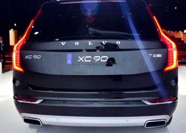 新款沃尔沃XC90 T8图片与报价 89.49万标配第三代City Safety®系统