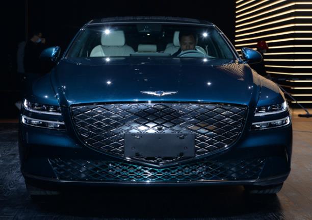 捷尼赛思纯电G80图片与报价 40.68万起全时四驱系统